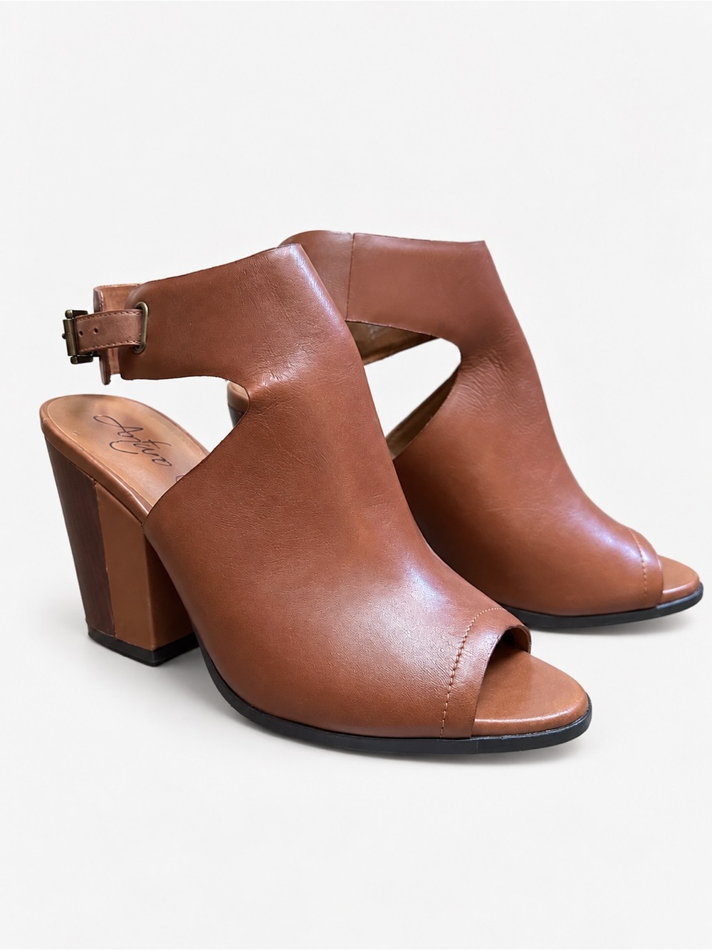 Arturo Chiang Chrissy Sandal